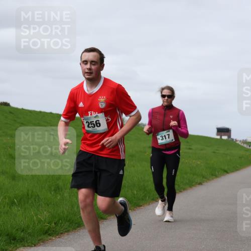 04.05.2025 - 8. Wedeler Halbmarathon Yannick Fuchs http://msf.ph/oto/7833011 04.05.2025 11:41:53 Laufen 256, 317 meine-sportfotos.de
