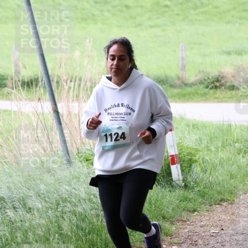 04.05.2025 - 8. Wedeler Halbmarathon Lena Gebhardt http://msf.ph/oto/7833022 04.05.2025 11:21:05 Laufen 1124 meine-sportfotos.de