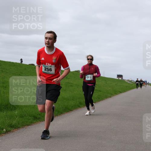 04.05.2025 - 8. Wedeler Halbmarathon Yannick Fuchs http://msf.ph/oto/7833024 04.05.2025 11:41:53 Laufen 256, 317 meine-sportfotos.de