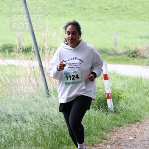 04.05.2025 - 8. Wedeler Halbmarathon Lena Gebhardt http://msf.ph/oto/7833026 04.05.2025 11:21:05 Laufen 1124 meine-sportfotos.de
