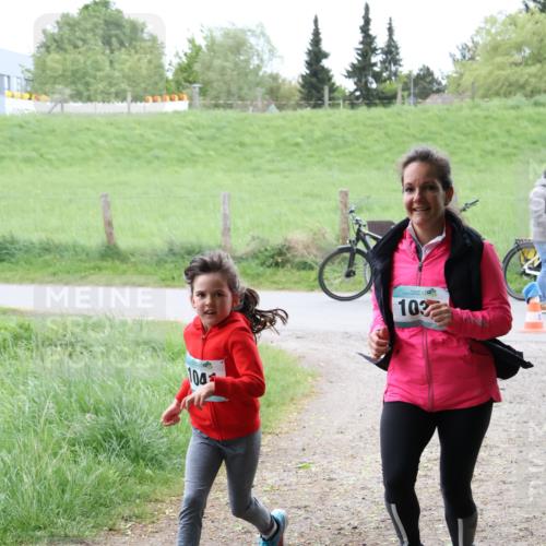 04.05.2025 - 8. Wedeler Halbmarathon Lena Gebhardt http://msf.ph/oto/7833047 04.05.2025 11:21:12 Laufen 100, 103 meine-sportfotos.de