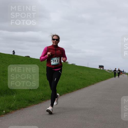 04.05.2025 - 8. Wedeler Halbmarathon Yannick Fuchs http://msf.ph/oto/7833048 04.05.2025 11:41:54 Laufen 317 meine-sportfotos.de