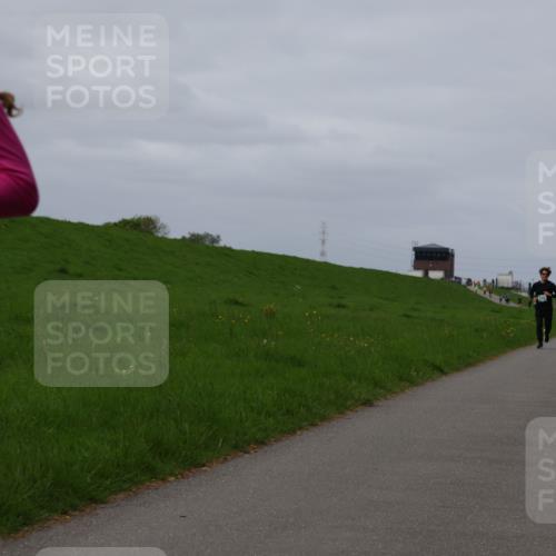 04.05.2025 - 8. Wedeler Halbmarathon Yannick Fuchs http://msf.ph/oto/7833064 04.05.2025 11:41:55 Laufen 7, 719 meine-sportfotos.de