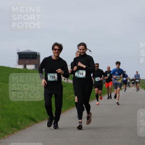 04.05.2025 - 8. Wedeler Halbmarathon Yannick Fuchs http://msf.ph/oto/7833073 04.05.2025 11:42:03 Laufen 720, 719, 766, 925 meine-sportfotos.de