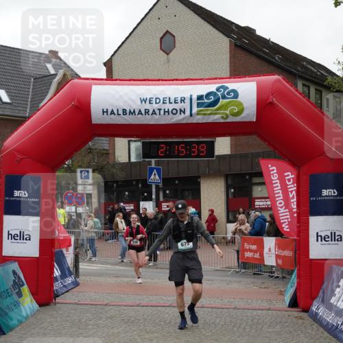 04.05.2025 - 8. Wedeler Halbmarathon Felixshl http://msf.ph/oto/7833081 04.05.2025 12:15:37 Ziel 102, 270, 276, 675 meine-sportfotos.de