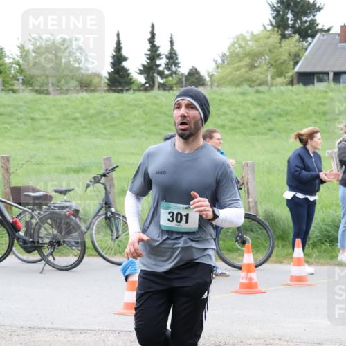 04.05.2025 - 8. Wedeler Halbmarathon Lena Gebhardt http://msf.ph/oto/7833104 04.05.2025 11:21:18 Laufen 301 meine-sportfotos.de