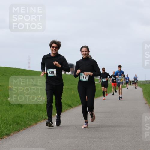 04.05.2025 - 8. Wedeler Halbmarathon Yannick Fuchs http://msf.ph/oto/7833110 04.05.2025 11:42:05 Laufen 720, 719, 786 meine-sportfotos.de