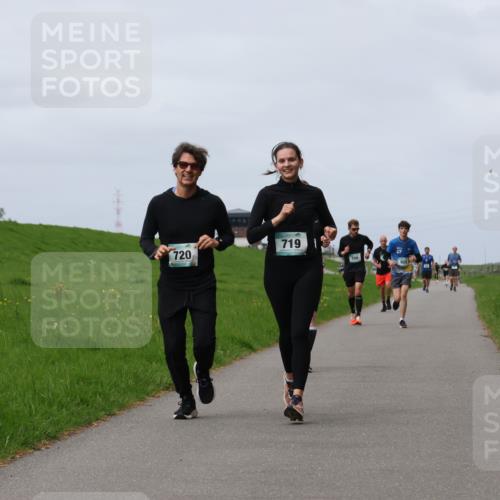 04.05.2025 - 8. Wedeler Halbmarathon Yannick Fuchs http://msf.ph/oto/7833117 04.05.2025 11:42:06 Laufen 720, 719 meine-sportfotos.de