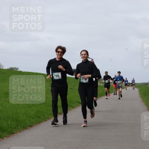 04.05.2025 - 8. Wedeler Halbmarathon Yannick Fuchs http://msf.ph/oto/7833120 04.05.2025 11:42:06 Laufen 720, 719 meine-sportfotos.de