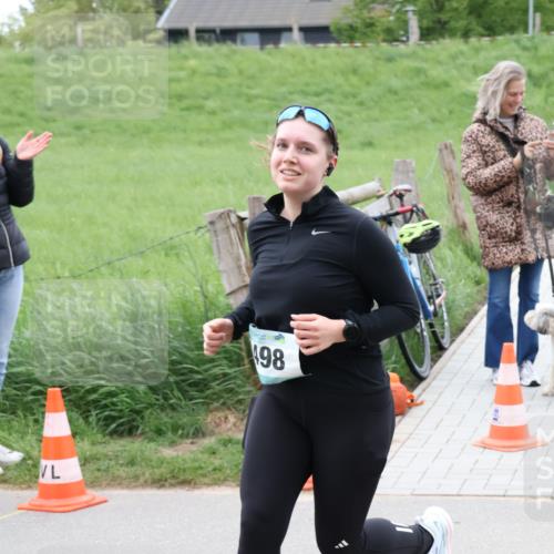 04.05.2025 - 8. Wedeler Halbmarathon Lena Gebhardt http://msf.ph/oto/7833128 04.05.2025 11:21:24 Laufen 98 meine-sportfotos.de