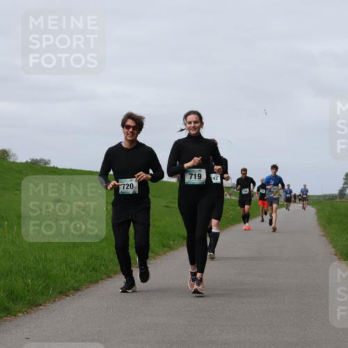 04.05.2025 - 8. Wedeler Halbmarathon Yannick Fuchs http://msf.ph/oto/7833129 04.05.2025 11:42:06 Laufen 720, 719, 3843 meine-sportfotos.de