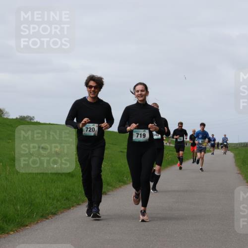 04.05.2025 - 8. Wedeler Halbmarathon Yannick Fuchs http://msf.ph/oto/7833134 04.05.2025 11:42:06 Laufen 720, 719, 343 meine-sportfotos.de