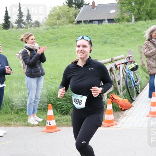 04.05.2025 - 8. Wedeler Halbmarathon Lena Gebhardt http://msf.ph/oto/7833136 04.05.2025 11:21:24 Laufen 498 meine-sportfotos.de