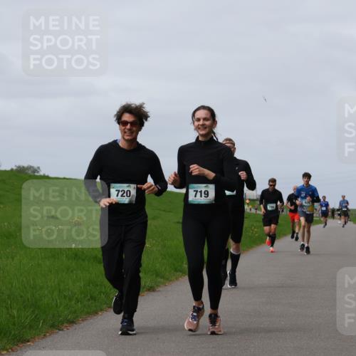 04.05.2025 - 8. Wedeler Halbmarathon Yannick Fuchs http://msf.ph/oto/7833140 04.05.2025 11:42:07 Laufen 720, 719, 925 meine-sportfotos.de