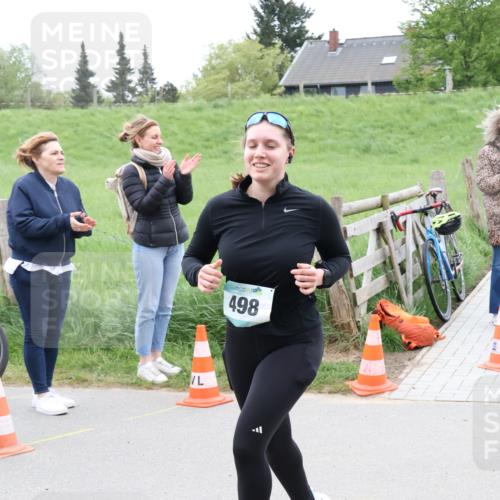 04.05.2025 - 8. Wedeler Halbmarathon Lena Gebhardt http://msf.ph/oto/7833141 04.05.2025 11:21:24 Laufen 498 meine-sportfotos.de