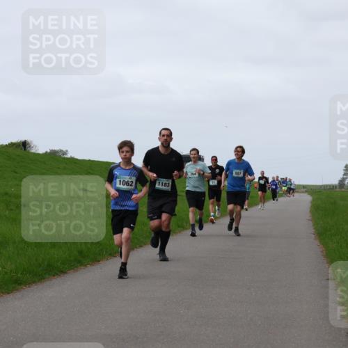 04.05.2025 - 8. Wedeler Halbmarathon Yannick Fuchs http://msf.ph/oto/7833151 04.05.2025 11:21:40 Laufen 1062, 1183, 204, 77, 557 meine-sportfotos.de
