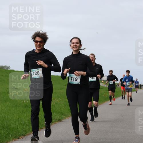 04.05.2025 - 8. Wedeler Halbmarathon Yannick Fuchs http://msf.ph/oto/7833152 04.05.2025 11:42:07 Laufen 720, 719, 343, 766 meine-sportfotos.de