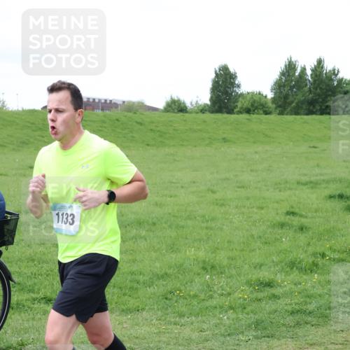 04.05.2025 - 8. Wedeler Halbmarathon Lena Gebhardt http://msf.ph/oto/7833157 04.05.2025 11:21:33 Laufen 1133 meine-sportfotos.de