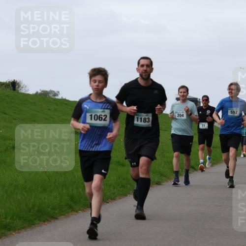 04.05.2025 - 8. Wedeler Halbmarathon Yannick Fuchs http://msf.ph/oto/7833167 04.05.2025 11:21:41 Laufen 1062, 1183, 204, 77, 557 meine-sportfotos.de