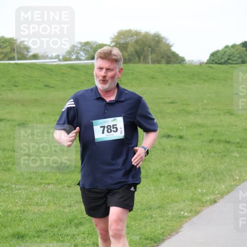 04.05.2025 - 8. Wedeler Halbmarathon Lena Gebhardt http://msf.ph/oto/7833169 04.05.2025 11:21:41 Laufen 785 meine-sportfotos.de