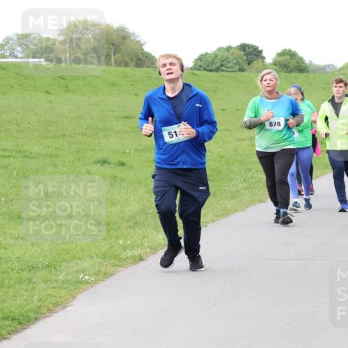 04.05.2025 - 8. Wedeler Halbmarathon Lena Gebhardt http://msf.ph/oto/7833190 04.05.2025 11:21:43 Laufen 51, 878, 700 meine-sportfotos.de