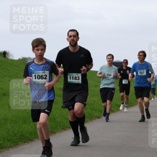 04.05.2025 - 8. Wedeler Halbmarathon Yannick Fuchs http://msf.ph/oto/7833194 04.05.2025 11:21:41 Laufen 1062, 1183, 204, 77, 557 meine-sportfotos.de