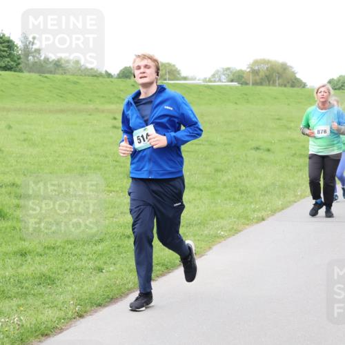 04.05.2025 - 8. Wedeler Halbmarathon Lena Gebhardt http://msf.ph/oto/7833196 04.05.2025 11:21:45 Laufen 514, 878, 918 meine-sportfotos.de