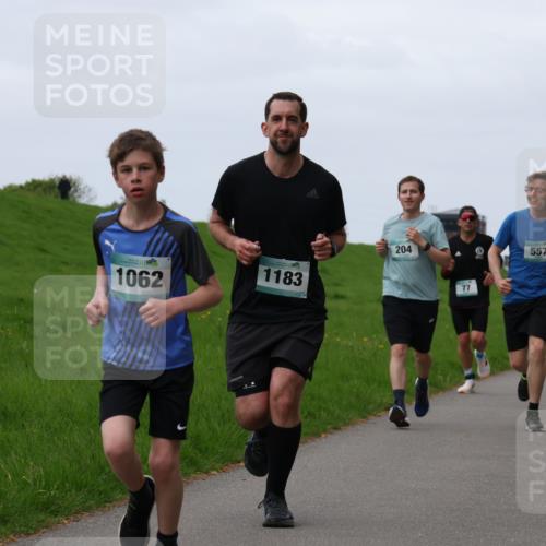 04.05.2025 - 8. Wedeler Halbmarathon Yannick Fuchs http://msf.ph/oto/7833197 04.05.2025 11:21:41 Laufen 1183, 1062, 204, 77, 557 meine-sportfotos.de