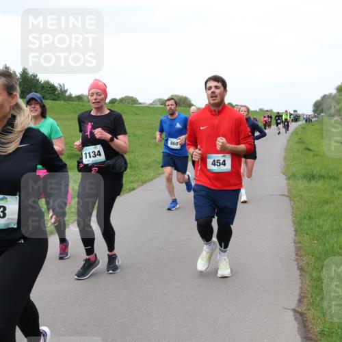 04.05.2025 - 8. Wedeler Halbmarathon Lena Gebhardt http://msf.ph/oto/7833248 04.05.2025 11:21:50 Laufen 81, 56, 703, 1134, 860, 454 meine-sportfotos.de
