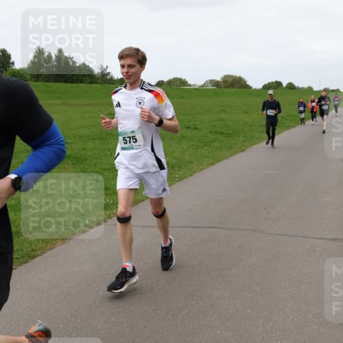 04.05.2025 - 8. Wedeler Halbmarathon Lena Gebhardt http://msf.ph/oto/7833276 04.05.2025 11:21:53 Laufen 798, 575, 128 meine-sportfotos.de