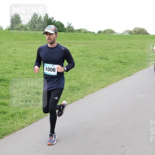 04.05.2025 - 8. Wedeler Halbmarathon Lena Gebhardt http://msf.ph/oto/7833284 04.05.2025 11:21:56 Laufen 1006, 1111 meine-sportfotos.de