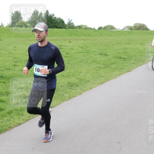 04.05.2025 - 8. Wedeler Halbmarathon Lena Gebhardt http://msf.ph/oto/7833287 04.05.2025 11:21:56 Laufen 10, 1111 meine-sportfotos.de