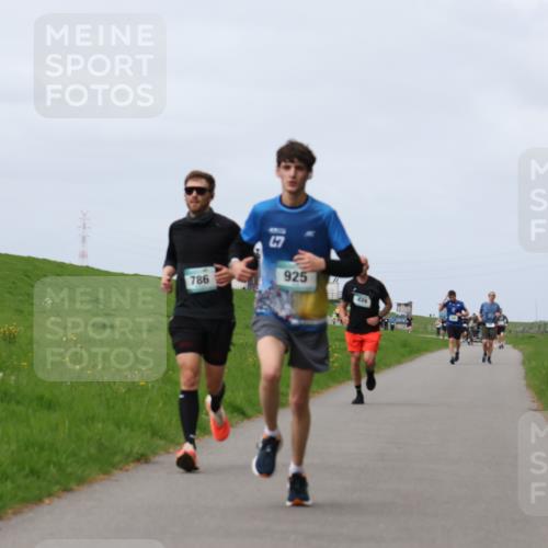 04.05.2025 - 8. Wedeler Halbmarathon Yannick Fuchs http://msf.ph/oto/7833291 04.05.2025 11:42:13 Laufen 786, 925, 429 meine-sportfotos.de