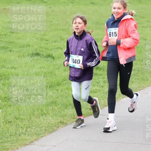 04.05.2025 - 8. Wedeler Halbmarathon Lena Gebhardt http://msf.ph/oto/7833314 04.05.2025 11:21:58 Laufen 1040, 615, 919 meine-sportfotos.de