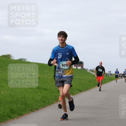 04.05.2025 - 8. Wedeler Halbmarathon Yannick Fuchs http://msf.ph/oto/7833321 04.05.2025 11:42:14 Laufen 47, 925, 429 meine-sportfotos.de