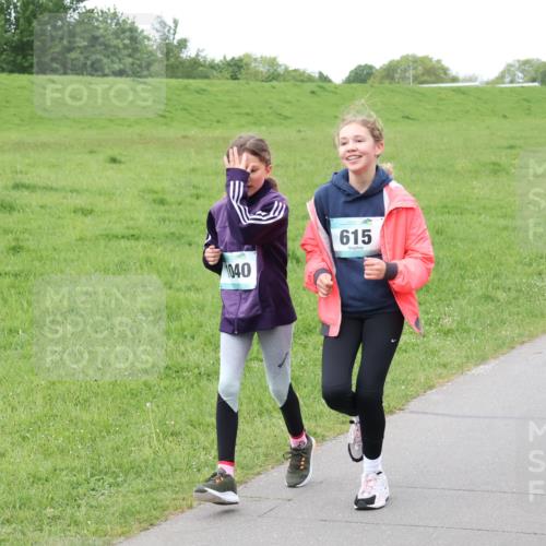 04.05.2025 - 8. Wedeler Halbmarathon Lena Gebhardt http://msf.ph/oto/7833328 04.05.2025 11:21:59 Laufen 1040, 615 meine-sportfotos.de