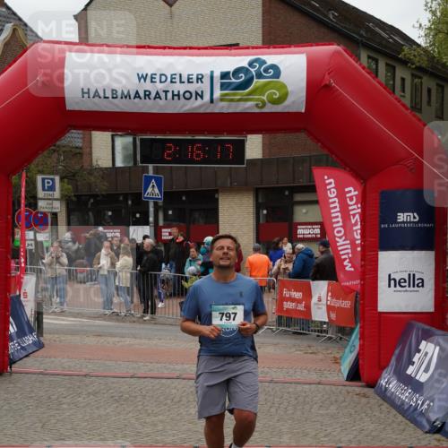 04.05.2025 - 8. Wedeler Halbmarathon Felixshl http://msf.ph/oto/7833348 04.05.2025 12:16:15 Ziel 797 meine-sportfotos.de