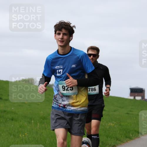 04.05.2025 - 8. Wedeler Halbmarathon Yannick Fuchs http://msf.ph/oto/7833350 04.05.2025 11:42:14 Laufen 47, 925, 786, 429 meine-sportfotos.de