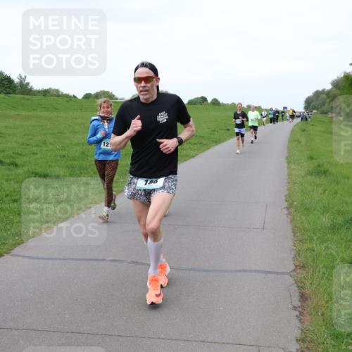 04.05.2025 - 8. Wedeler Halbmarathon Lena Gebhardt http://msf.ph/oto/7833357 04.05.2025 11:22:02 Laufen 12, 180 meine-sportfotos.de