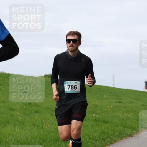04.05.2025 - 8. Wedeler Halbmarathon Yannick Fuchs http://msf.ph/oto/7833365 04.05.2025 11:42:15 Laufen 25, 786, 429 meine-sportfotos.de