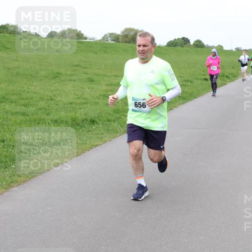 04.05.2025 - 8. Wedeler Halbmarathon Lena Gebhardt http://msf.ph/oto/7833386 04.05.2025 11:22:06 Laufen 656, 323 meine-sportfotos.de