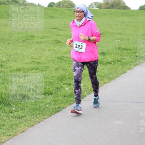 04.05.2025 - 8. Wedeler Halbmarathon Lena Gebhardt http://msf.ph/oto/7833400 04.05.2025 11:22:10 Laufen 323, 106 meine-sportfotos.de