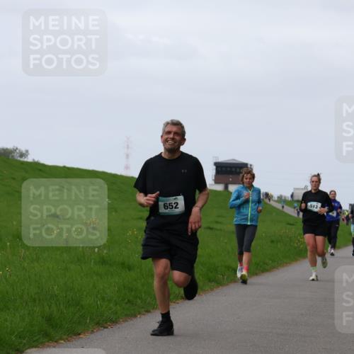 04.05.2025 - 8. Wedeler Halbmarathon Yannick Fuchs http://msf.ph/oto/7833419 04.05.2025 11:21:48 Laufen 652, 513 meine-sportfotos.de