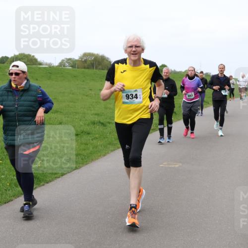 04.05.2025 - 8. Wedeler Halbmarathon Lena Gebhardt http://msf.ph/oto/7833422 04.05.2025 11:22:16 Laufen 934, 893 meine-sportfotos.de