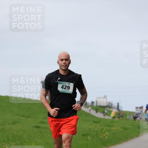 04.05.2025 - 8. Wedeler Halbmarathon Yannick Fuchs http://msf.ph/oto/7833429 04.05.2025 11:42:17 Laufen 429 meine-sportfotos.de