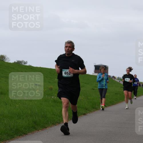 04.05.2025 - 8. Wedeler Halbmarathon Yannick Fuchs http://msf.ph/oto/7833436 04.05.2025 11:21:49 Laufen 652, 513 meine-sportfotos.de