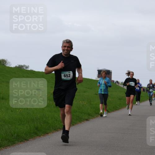 04.05.2025 - 8. Wedeler Halbmarathon Yannick Fuchs http://msf.ph/oto/7833452 04.05.2025 11:21:49 Laufen 652, 513 meine-sportfotos.de