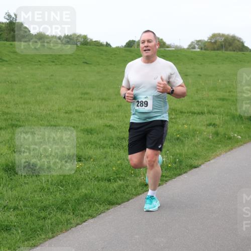 04.05.2025 - 8. Wedeler Halbmarathon Lena Gebhardt http://msf.ph/oto/7833468 04.05.2025 11:22:26 Laufen 289, 823, 22 meine-sportfotos.de