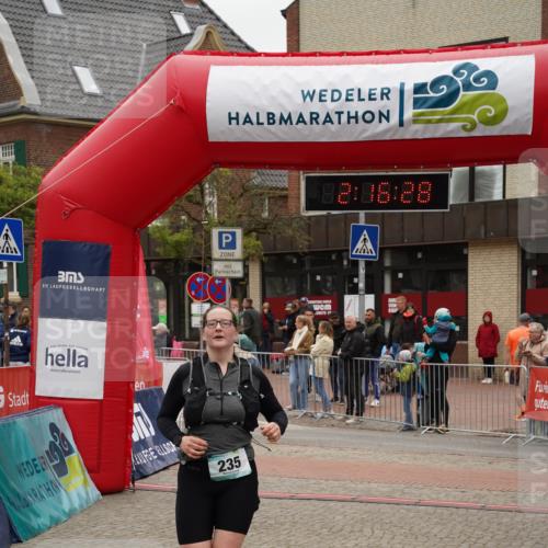 04.05.2025 - 8. Wedeler Halbmarathon Felixshl http://msf.ph/oto/7833469 04.05.2025 12:16:26 Ziel 235 meine-sportfotos.de