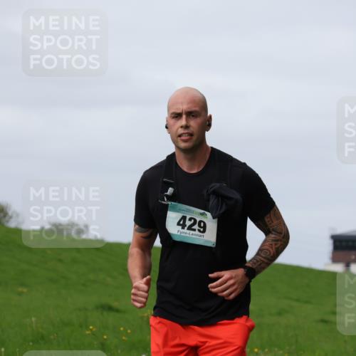 04.05.2025 - 8. Wedeler Halbmarathon Yannick Fuchs http://msf.ph/oto/7833470 04.05.2025 11:42:20 Laufen 429 meine-sportfotos.de